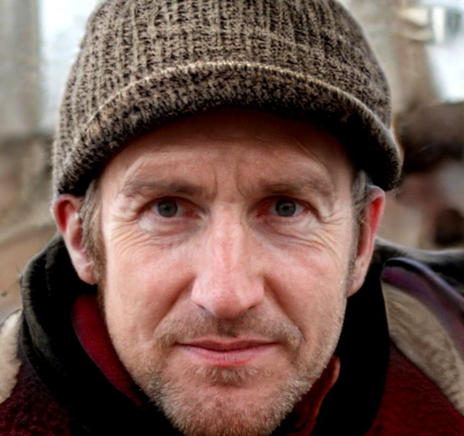 Budget specialist Oskar Viklund analyzing financial plans